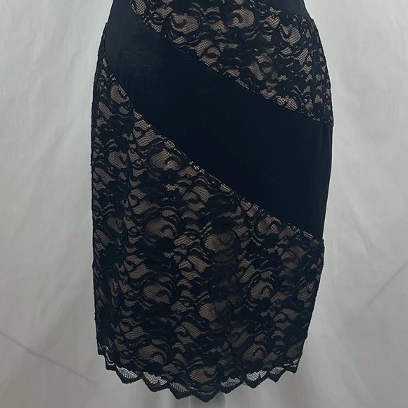 Onyx Nite Black Lace Rosette One Shoulder Party Event Dress NWT Size 14 - Picture 3 of 15